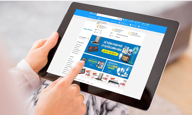 ban hang tren tiki mat phi khong