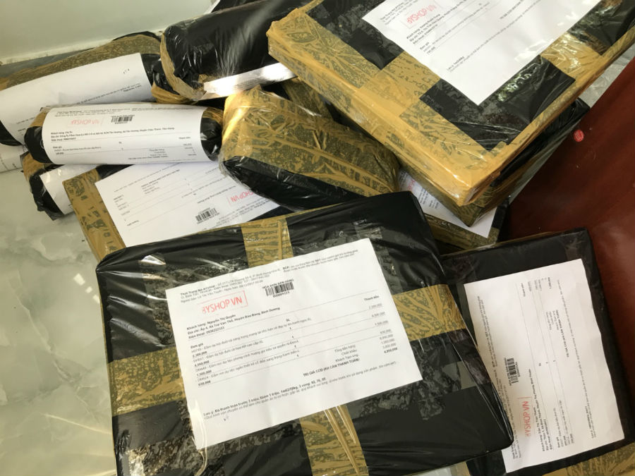 Kiện hàng trước khi gửi cho vận chuyển