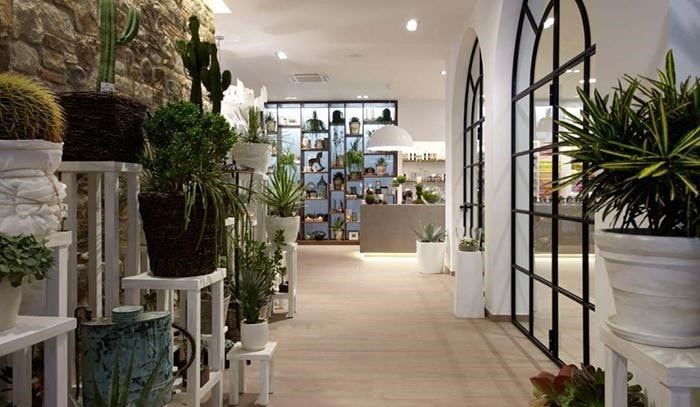 cach-trang-tri-shop-hoa-tuoi-min-1 thiết kế shop hoa tươi