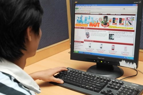 Có nên bán quần áo online không