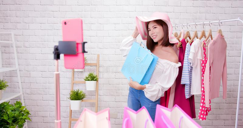 livestream-quan-ao livestream quần áo