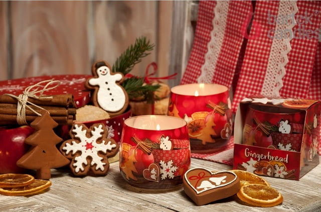 trang trí cửa hàng đêm noel